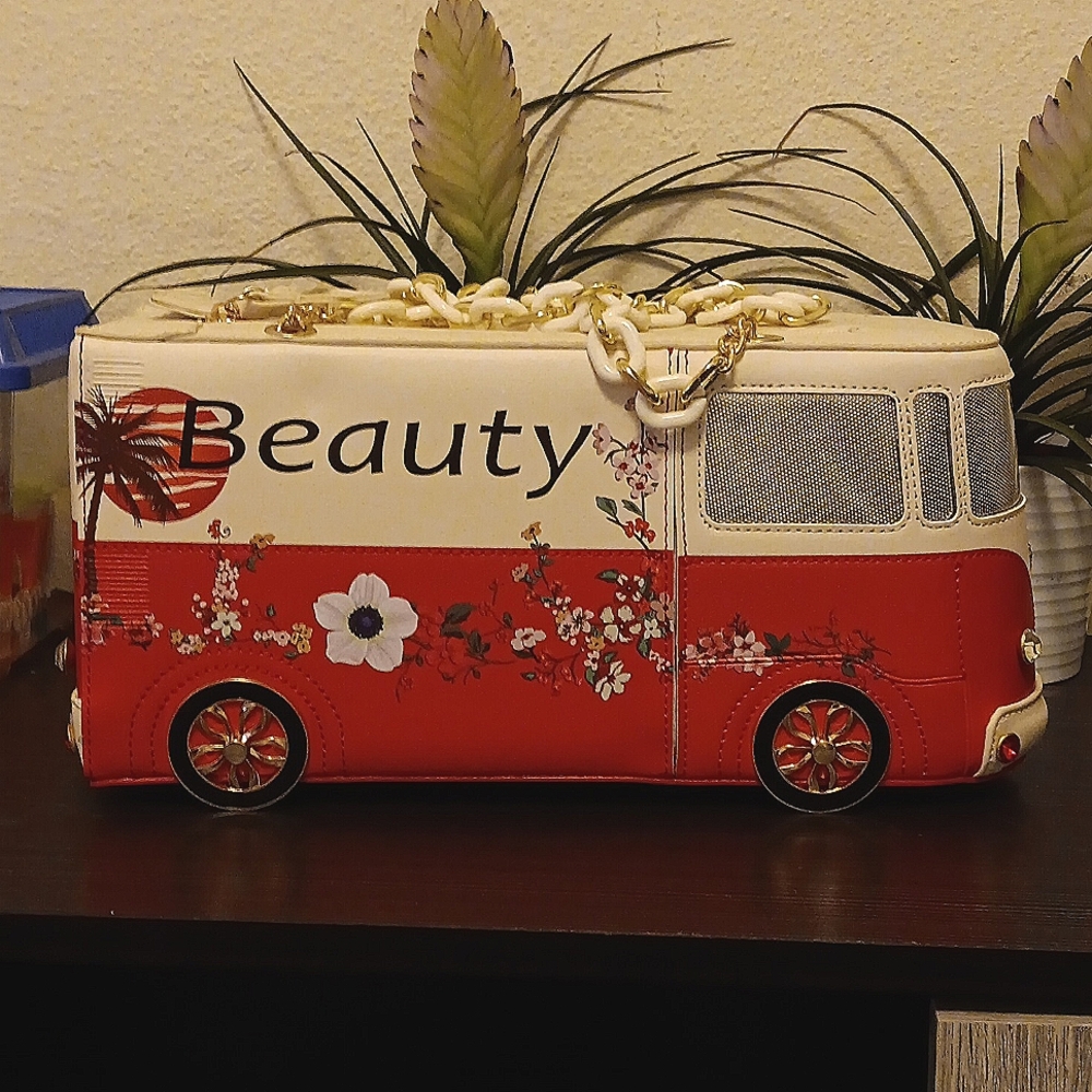Big Bus Beauty Handbag 🚌